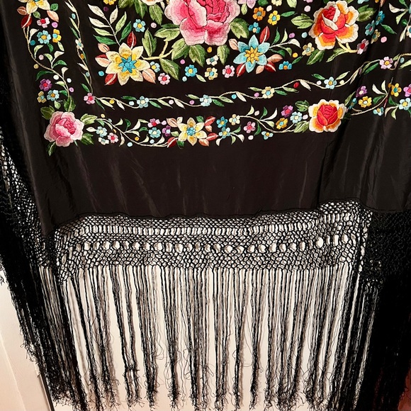 Floral Embroidered Black Scarf - Picture 12 of 14